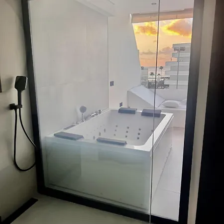 Complejo Del Surf 6d. Lujo. Vista Al Mar Апартаменты *